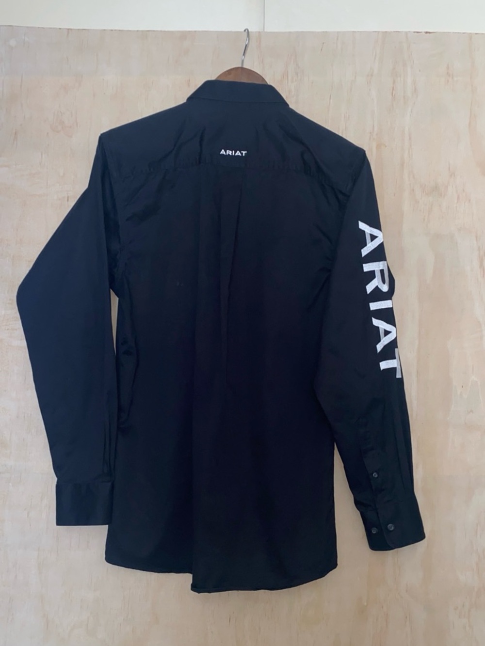 Ariat Black Long-Sleeve Button-Down with White Sleeve Logo - Picture 3 of 8